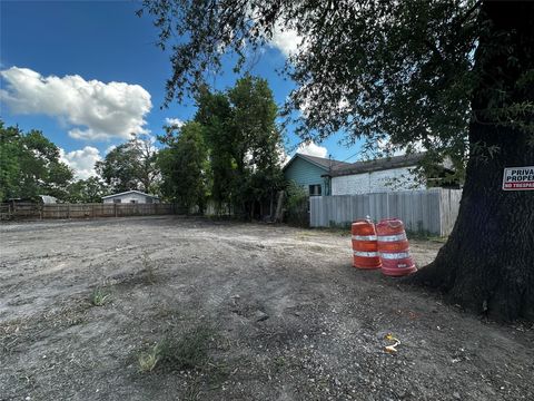 Photo of 14613 Hillsboro Street, Houston, TX 77015 (MLS # 73661299)