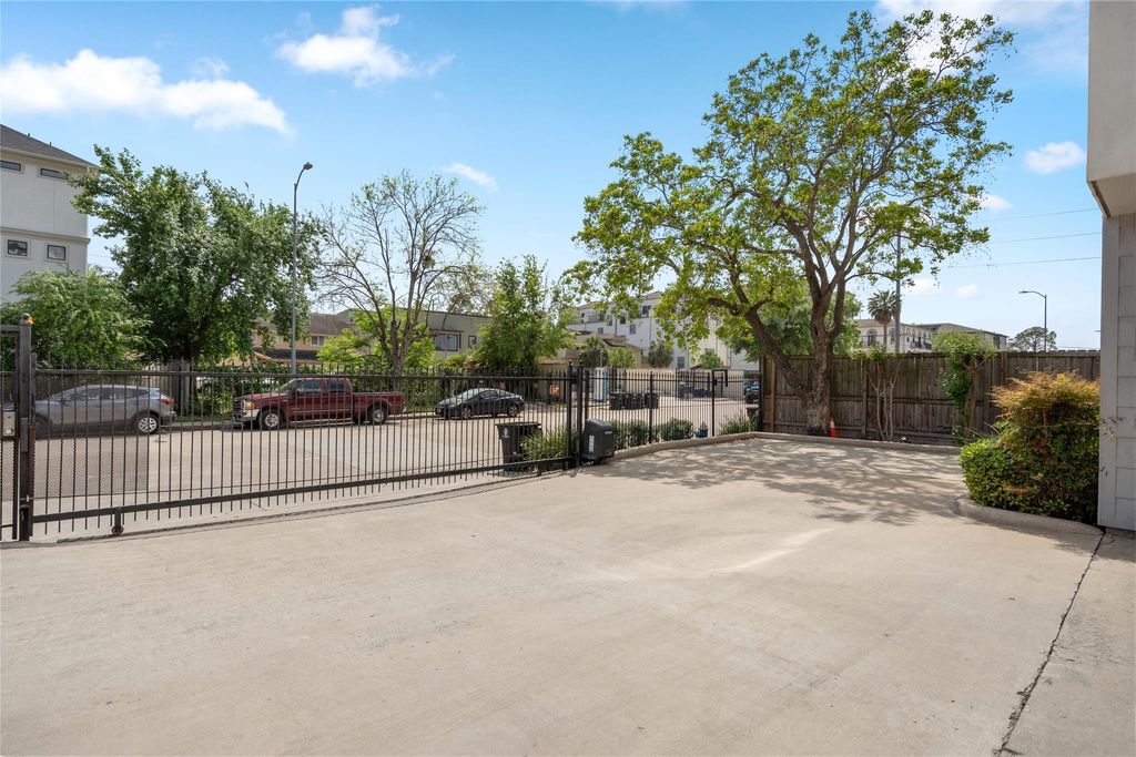 Photo of 5712 Winsome Lane #5, Houston, TX 77057 (MLS # 8612413)