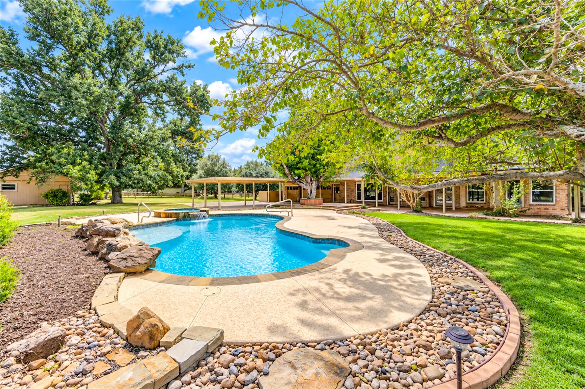 4810 Hunterwood Circle