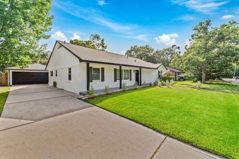 1206 Timber Lane Friendswood TX 77546