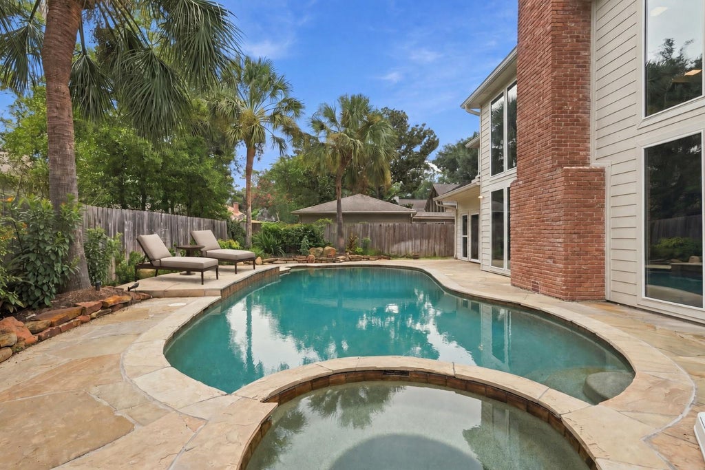 Photo of 5606 Court Of York, Houston, TX 77069 (MLS # 51773561)