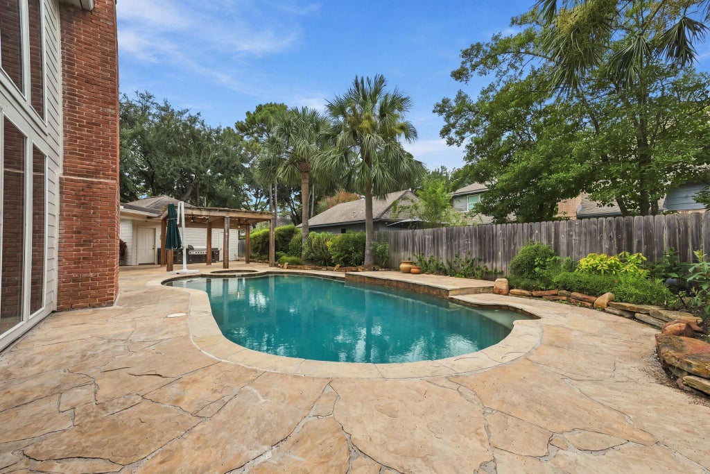 Photo of 5606 Court Of York, Houston, TX 77069 (MLS # 51773561)