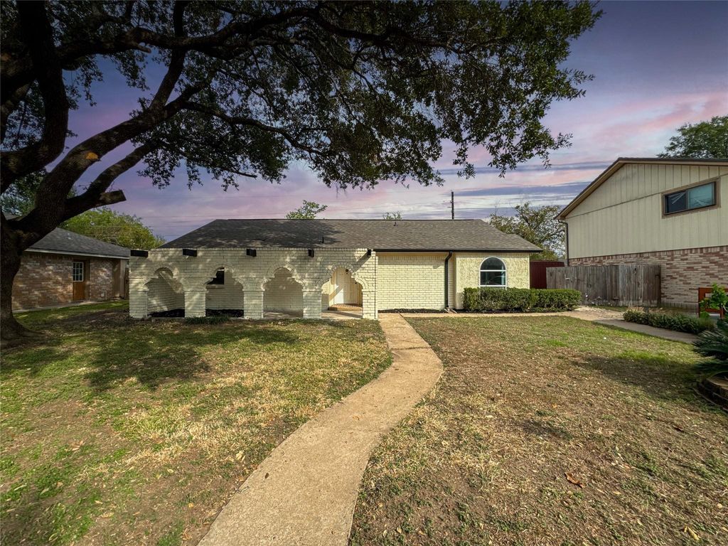 Photo of 4934 Whispering Falls Drive, Houston, TX 77084 (MLS # 72639839)