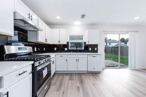 Photo of 10218 Peridot Cove, Houston, TX 77095 (MLS # 74000848)