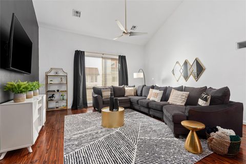 Photo of 2914 Commerce Street, Houston, TX 77003 (MLS # 28669270)