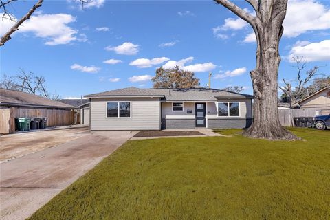 Photo of 6014 W 43rd Street, Houston, TX 77092 (MLS # 80380253) Photo of 6014 W 43rd Street, Houston, TX 77092 (MLS # 80380253)