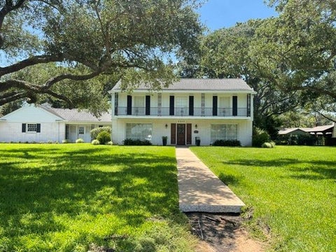 Photo of 2503 Meadow Lane, El Campo, TX 77437 (MLS # 94397501)