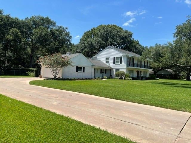 2503 Meadow Lane
