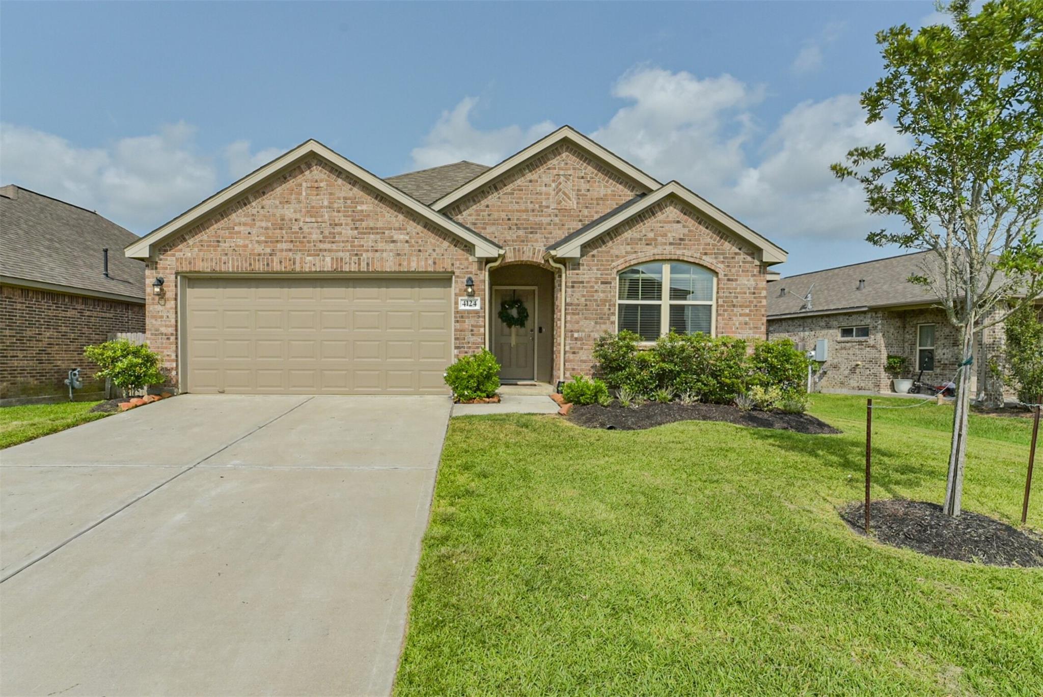 4124 E Bayou Maison
