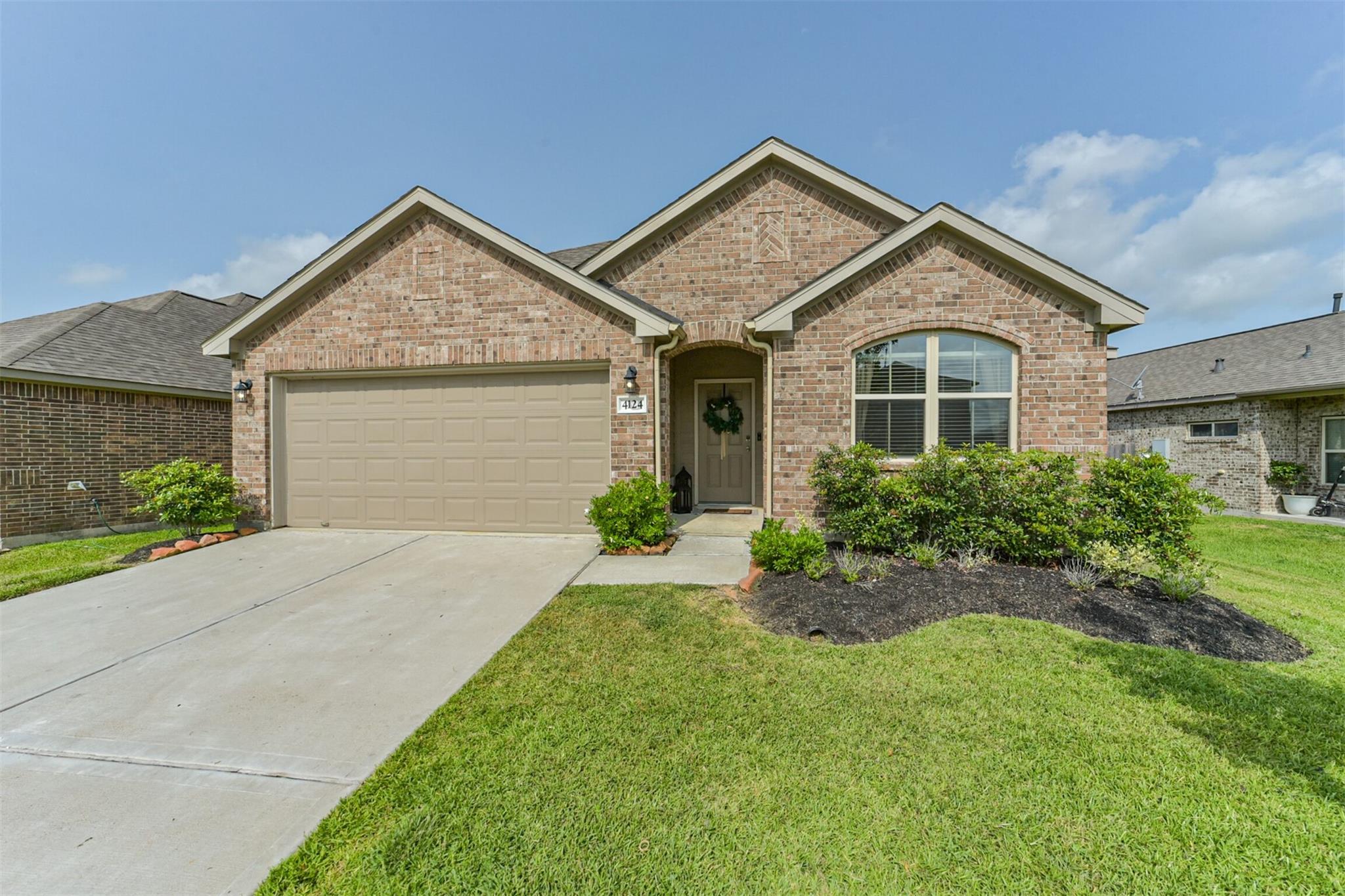 4124 E Bayou Maison