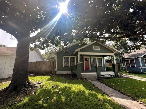 Photo of 4621 Michaux Street, Houston, TX 77009 (MLS # 65656189)
