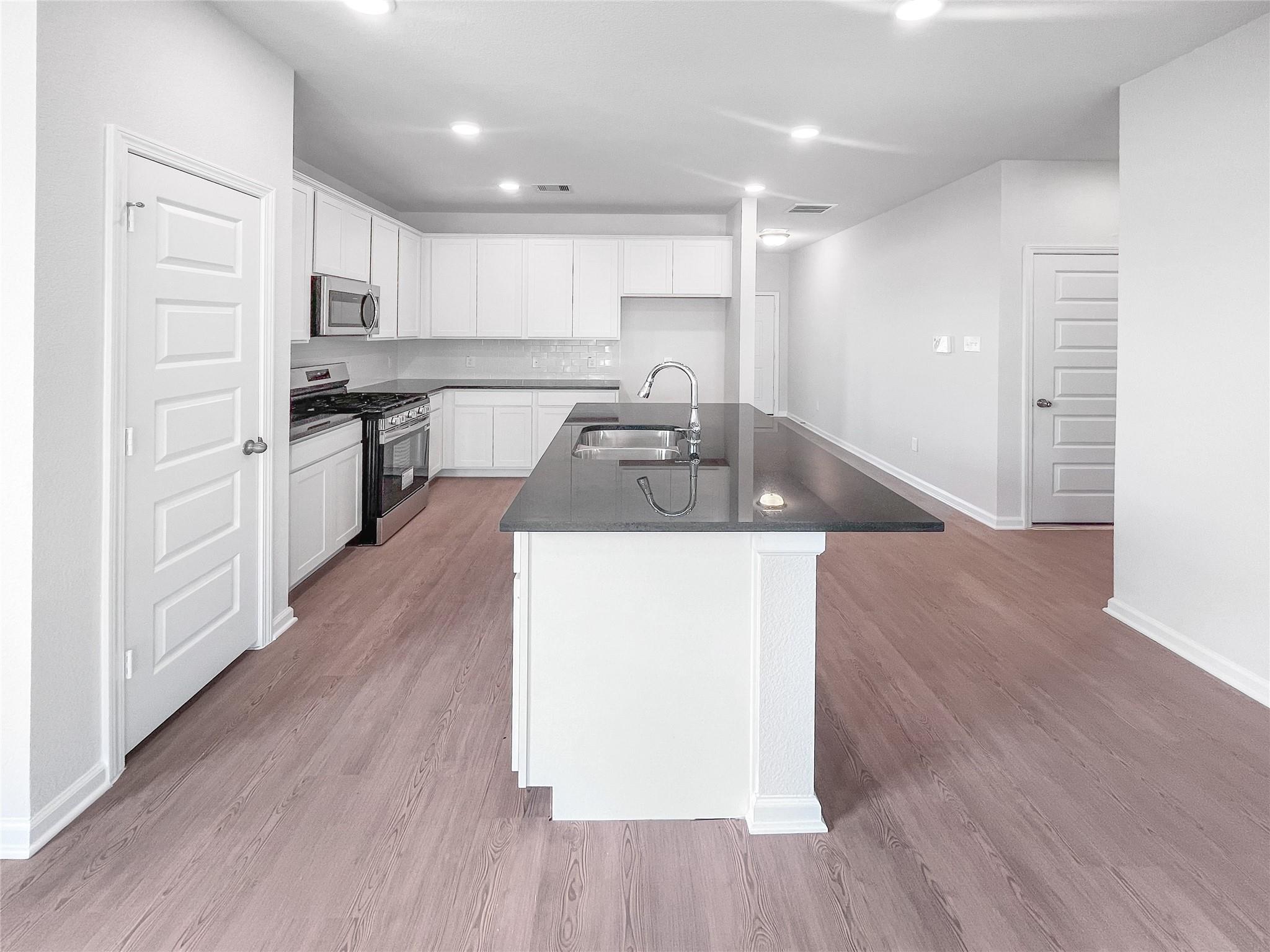 2702 Crested Creek Lane