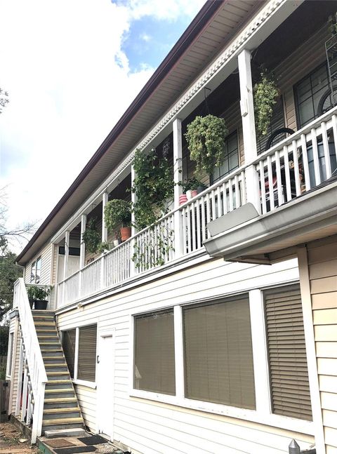 543 W 27th Street E Houston TX 77008