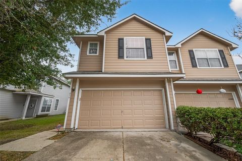 Photo of 210 Drake Run Lane, League City, TX 77539 (MLS # 43269809)