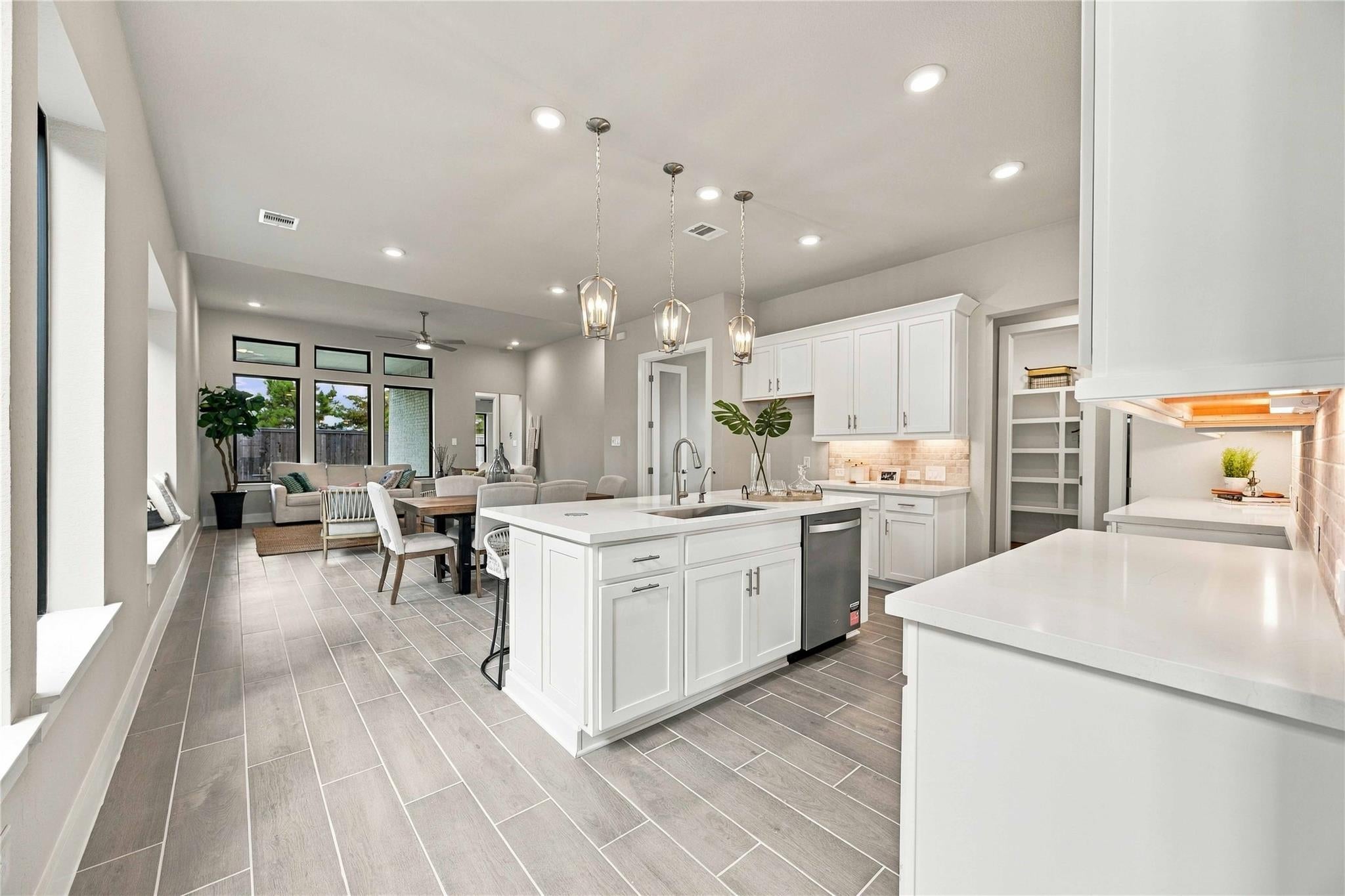 2202 Grapewood Lane