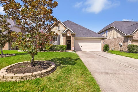 Photo of 16011 Walnut Shores Drive, Houston, TX 77044 (MLS # 94998535)