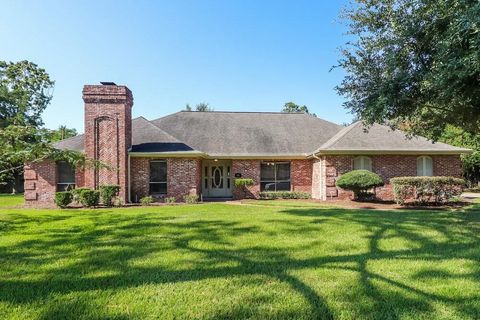 Photo of 928 Victoria Drive, Richmond, TX 77469 (MLS # 80359638)
