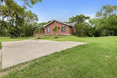 Photo of 5366 Appleblossom Lane, Friendswood, TX 77546 (MLS # 20815693)