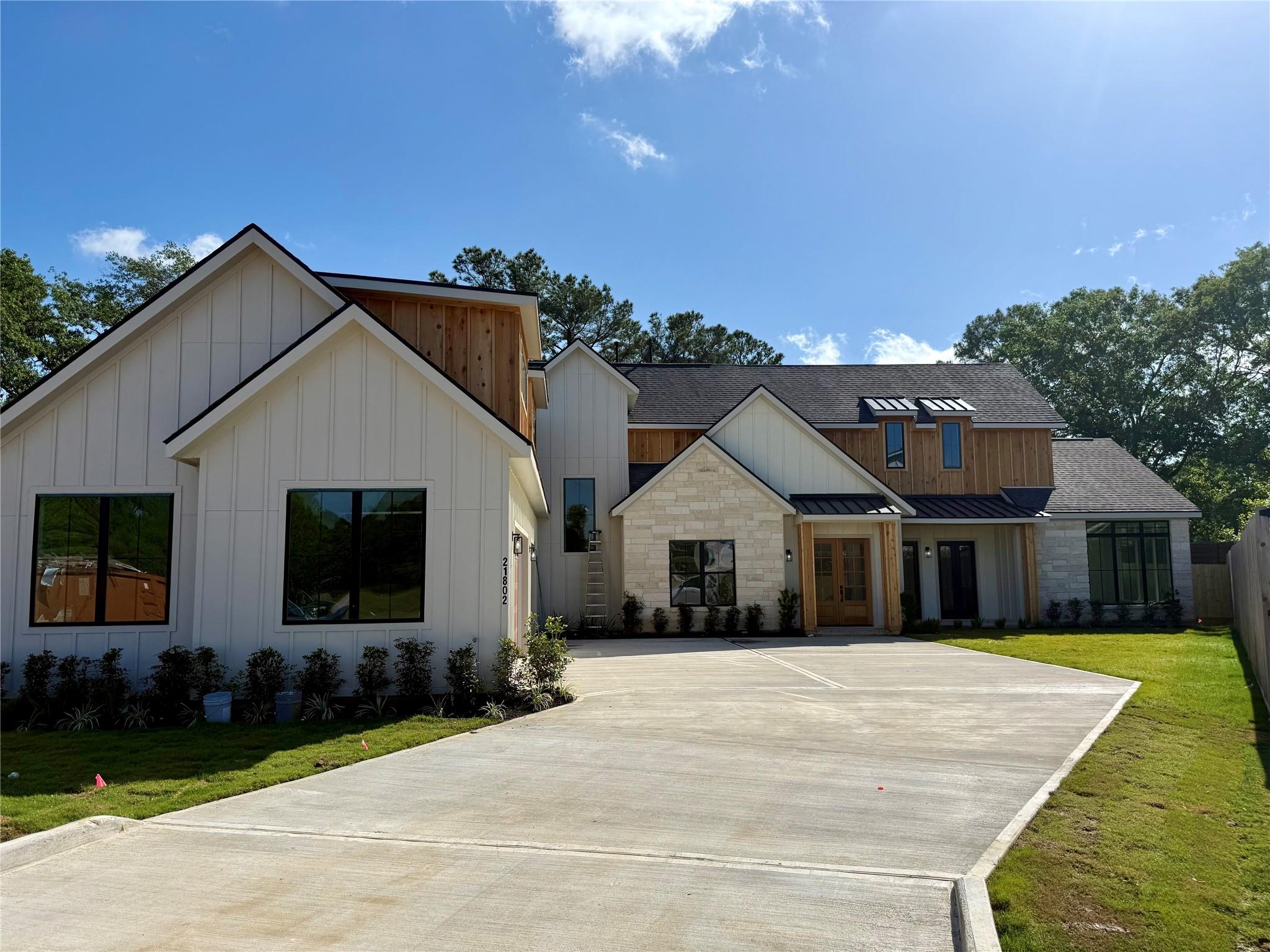 21802 White Oak View Drive