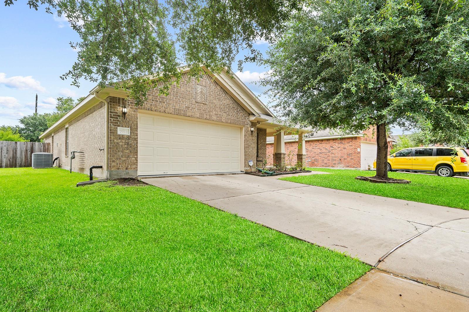 7922 Linden Oaks Lane