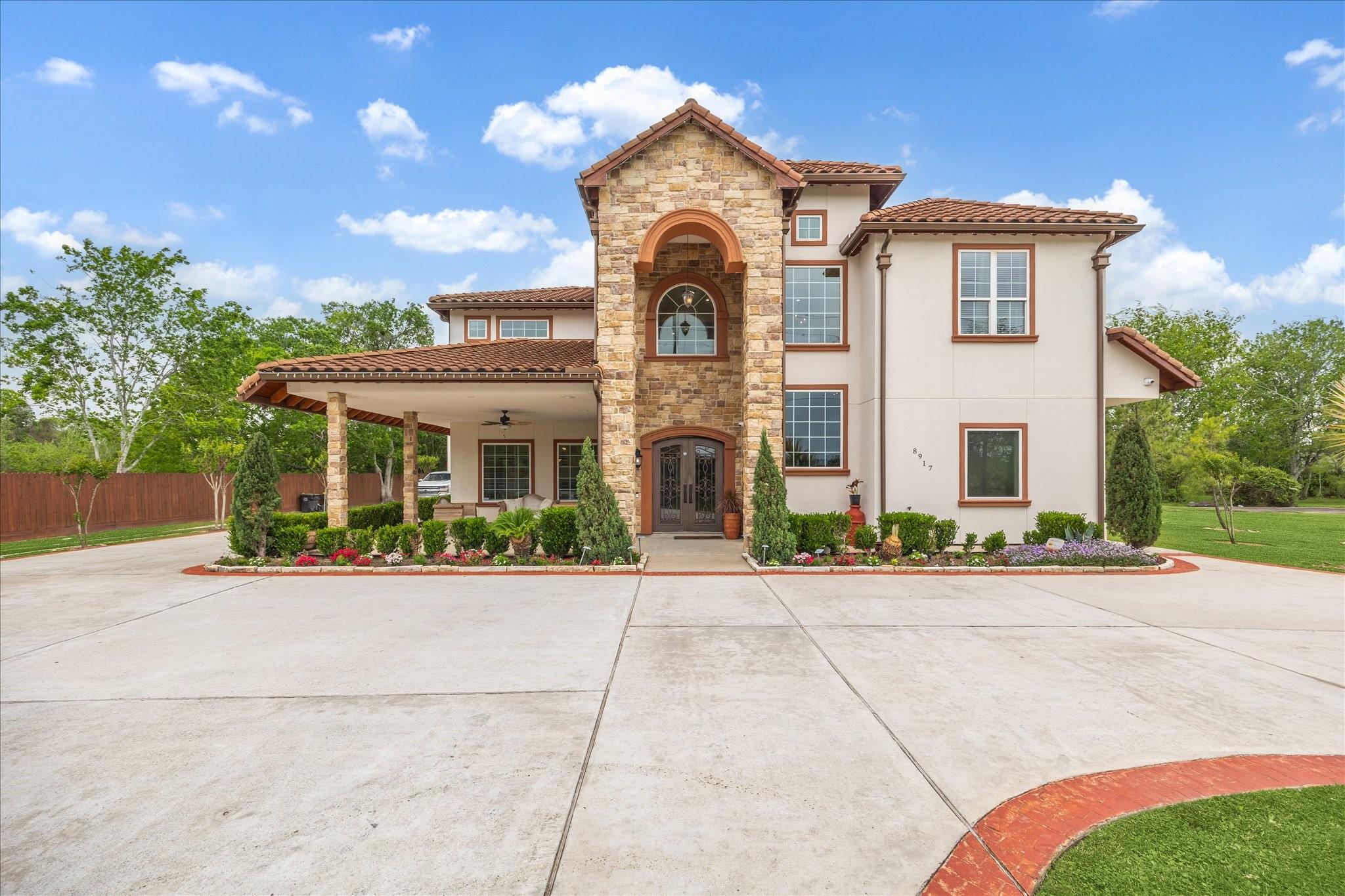 8917 Hawk Road