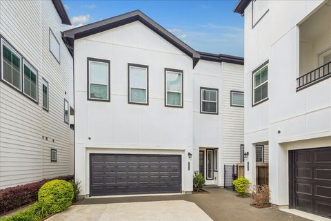 Photo of 2804 Grand Fountains Drive #B, Houston, TX 77054 (MLS # 78133030)