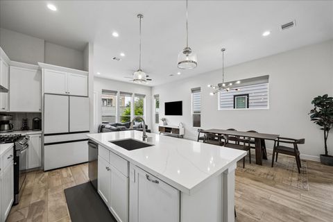 Photo of 2804 Grand Fountains Drive #B, Houston, TX 77054 (MLS # 78133030)