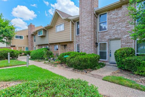 Photo of 2507 Bering Drive #9, Houston, TX 77057 (MLS # 60521045)