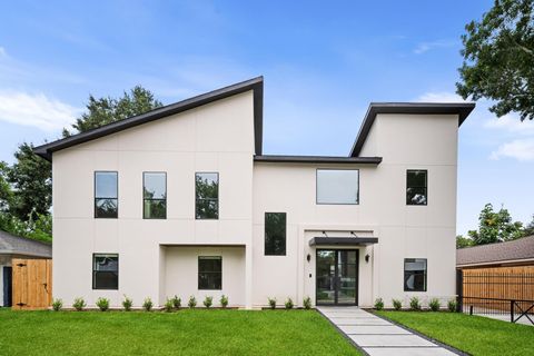 Photo of 5411 Yarwell Drive, Houston, TX 77096 (MLS # 15342757)