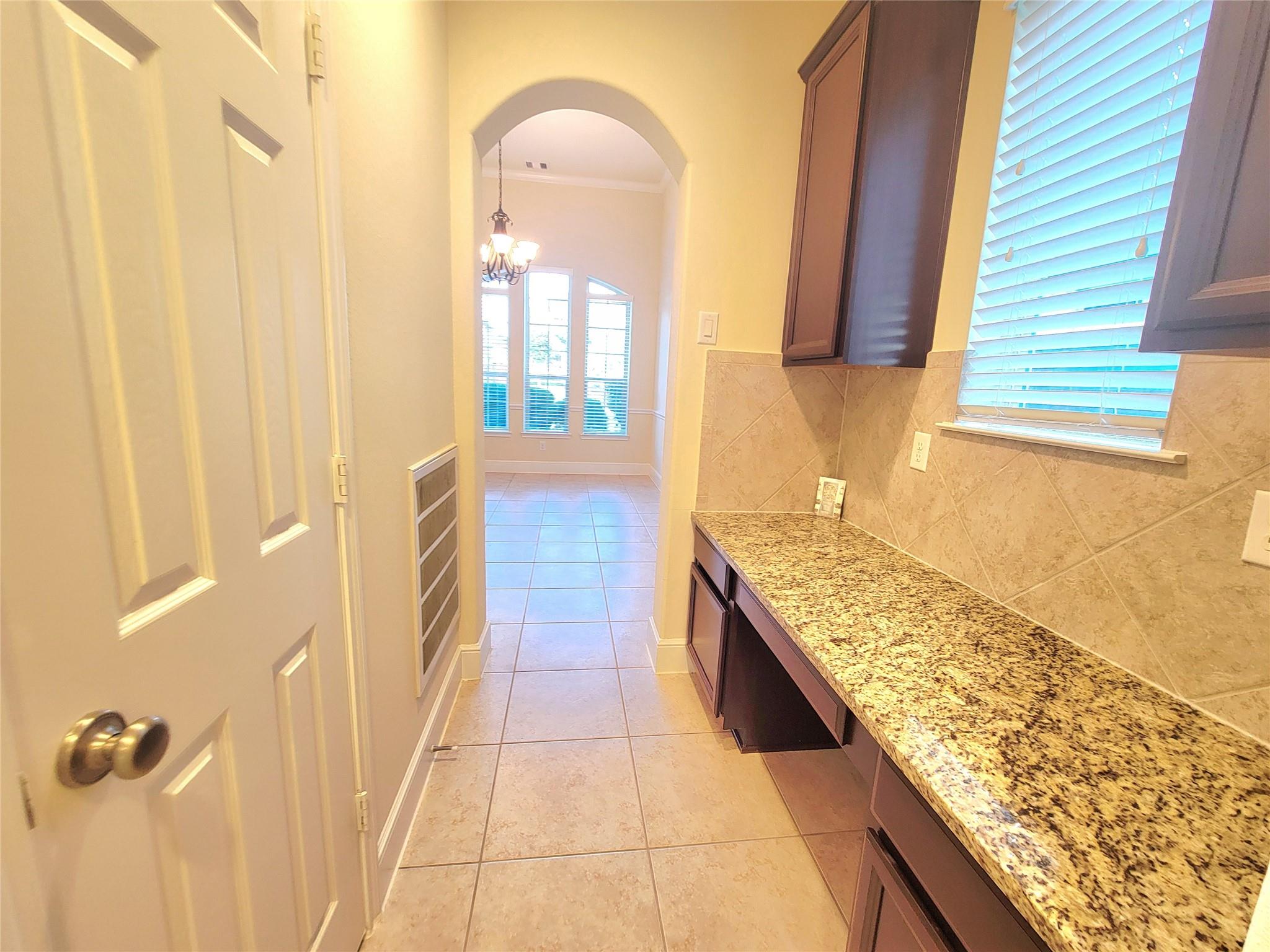 5822 Crawford Hill Lane