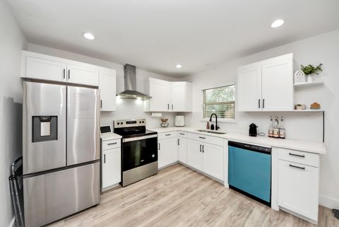 Photo of 1110 Johnson Street, Pasadena, TX 77506 (MLS # 84865140)
