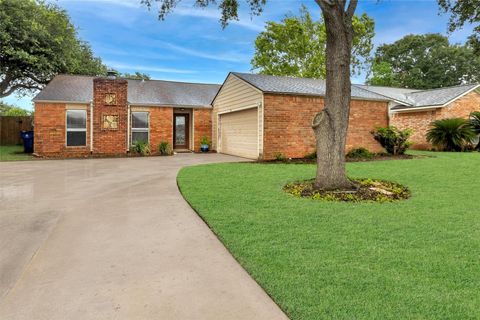 Photo of 625 S Remington Drive, Angleton, TX 77515 (MLS # 67440711)
