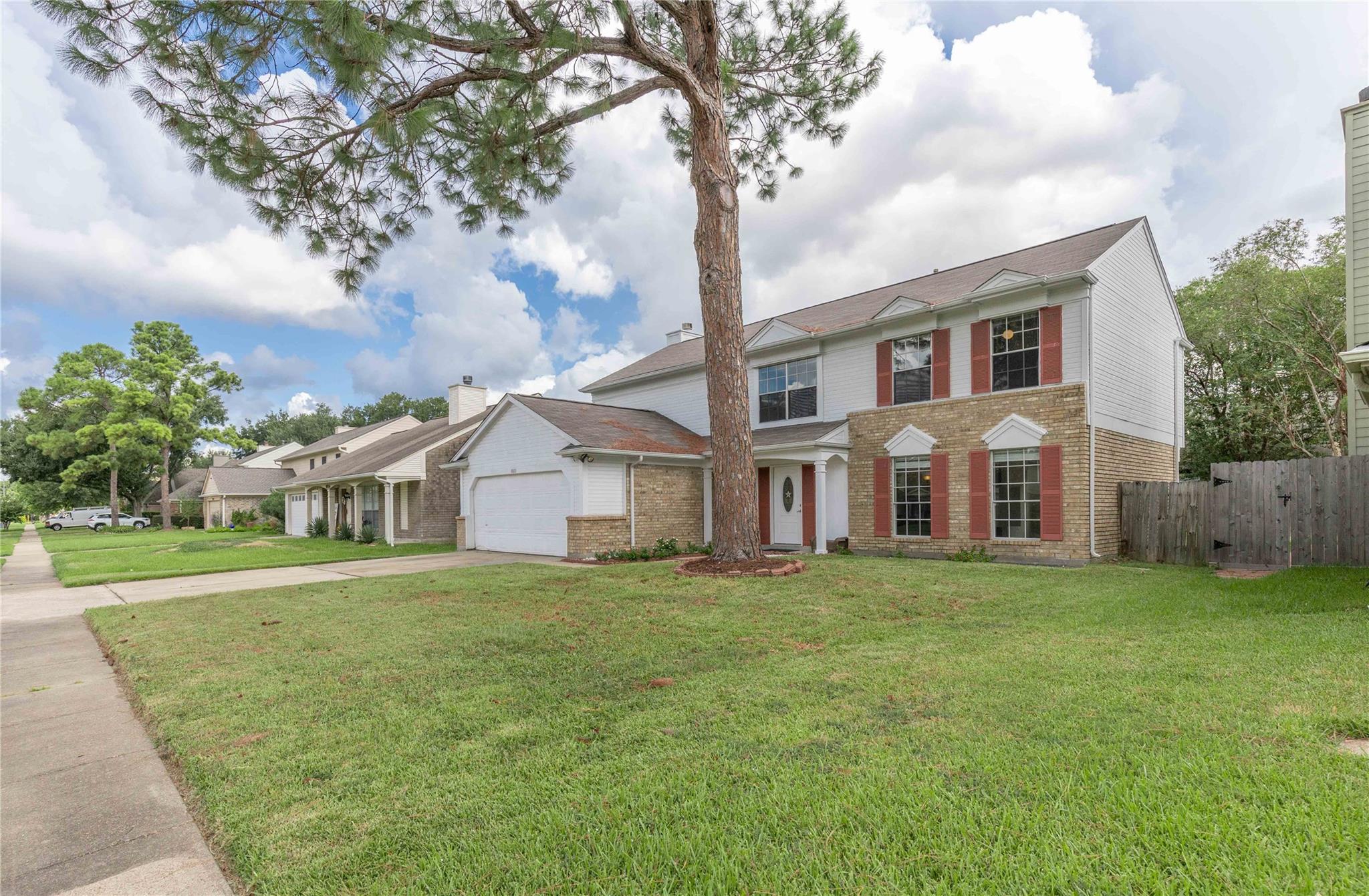 10110 Red Wolf Lane