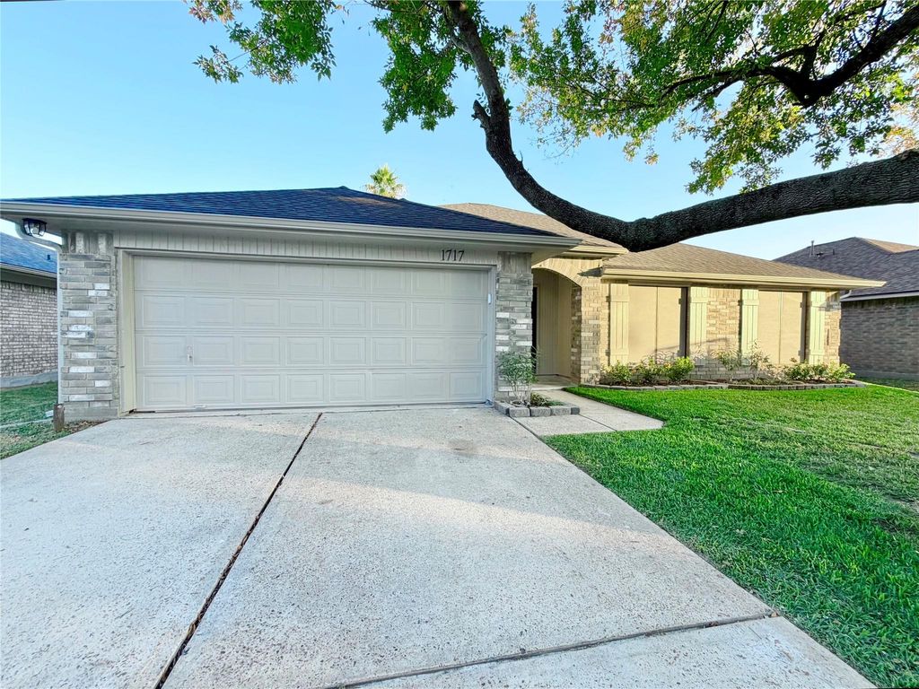 Photo of 1717 Shoshoni Drive, Deer Park, TX 77536 (MLS # 2336076)
