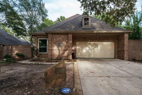 Photo of 127 S Copperknoll Circle, The Woodlands, TX 77381 (MLS # 20691962)