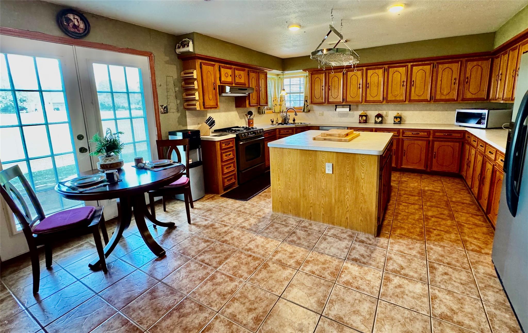 2221 River Valley Drive