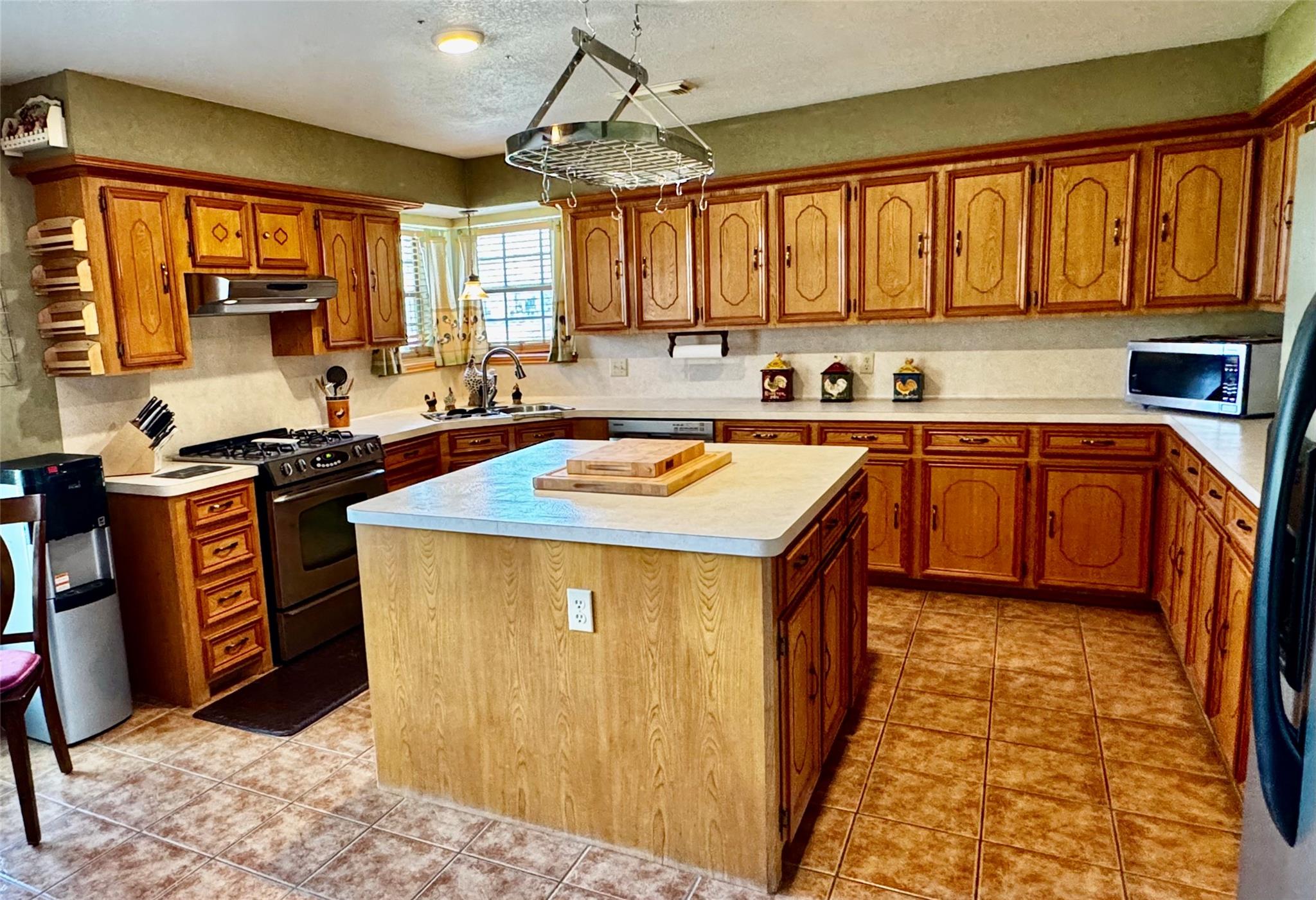 2221 River Valley Drive