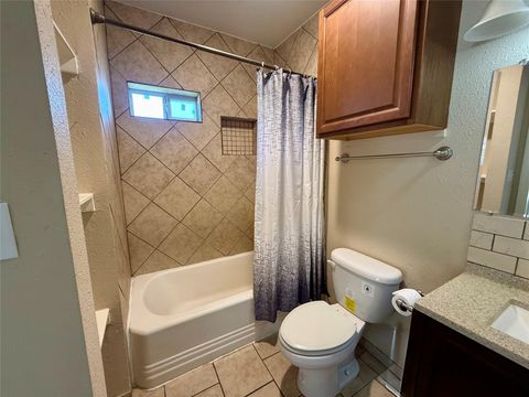 Tiny photo for 429 W 2nd Street, Freeport, TX 77541 (MLS # 85123308)