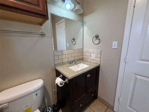 Tiny photo for 429 W 2nd Street, Freeport, TX 77541 (MLS # 85123308)