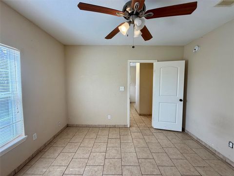 Tiny photo for 429 W 2nd Street, Freeport, TX 77541 (MLS # 85123308)