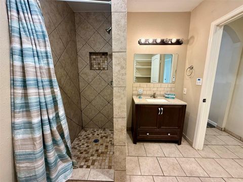 Tiny photo for 429 W 2nd Street, Freeport, TX 77541 (MLS # 85123308)