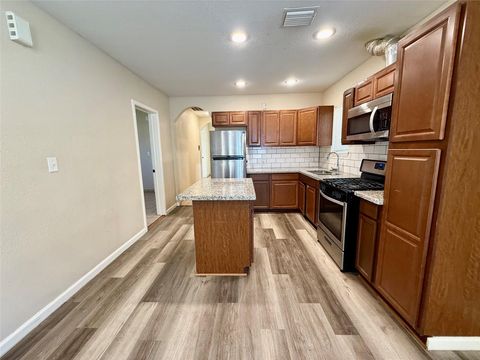 Tiny photo for 429 W 2nd Street, Freeport, TX 77541 (MLS # 85123308)