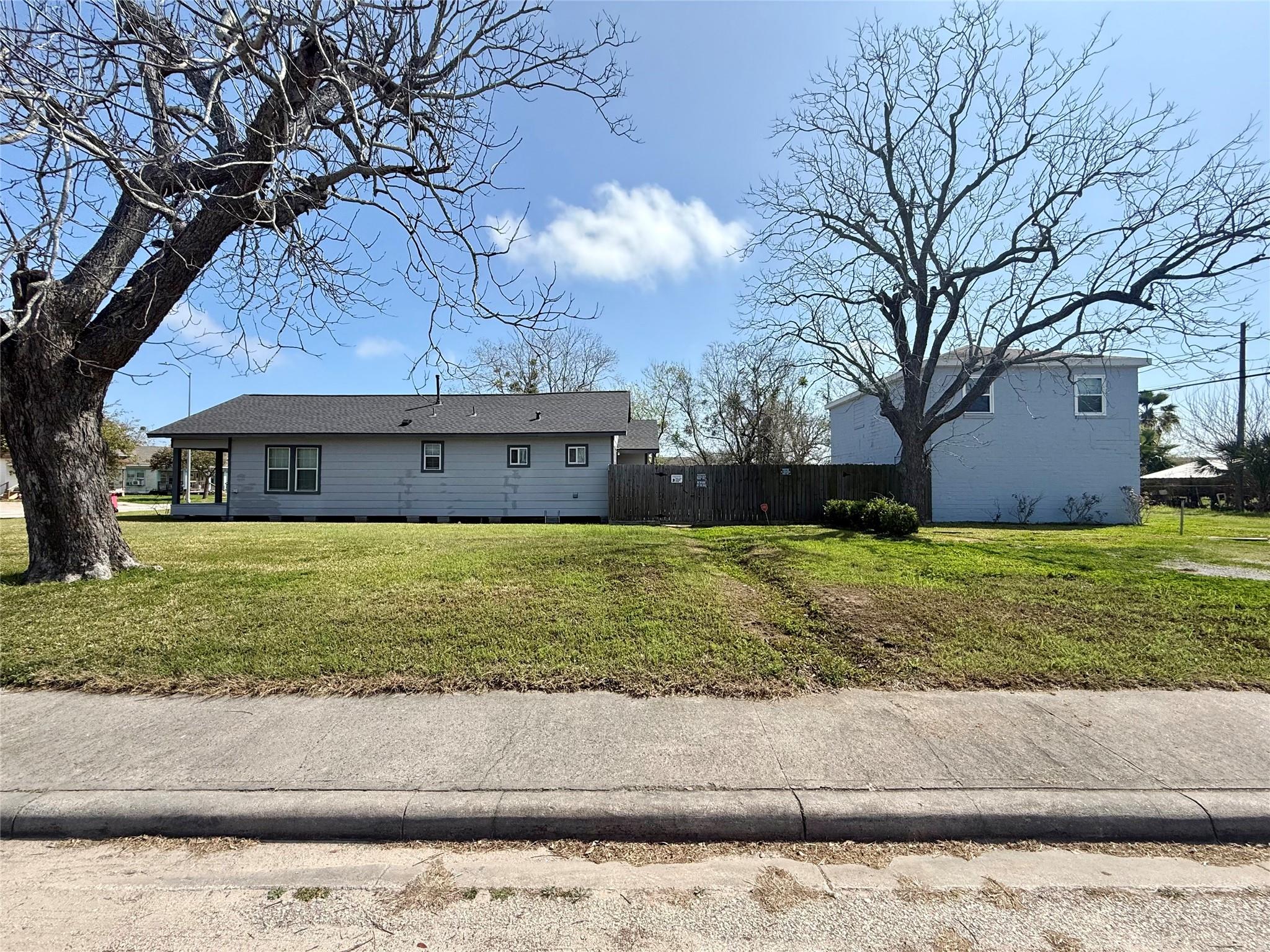 429 W 2nd Street