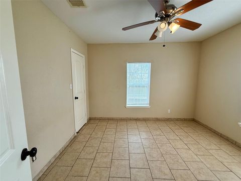Tiny photo for 429 W 2nd Street, Freeport, TX 77541 (MLS # 85123308)