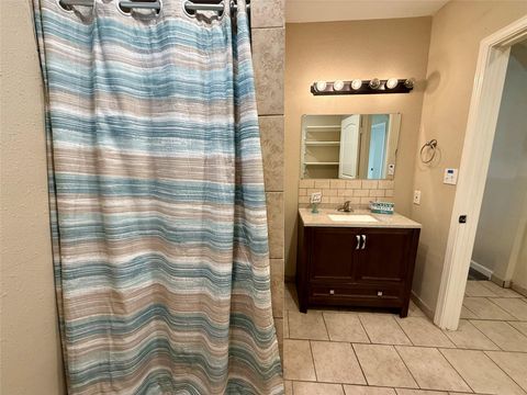 Tiny photo for 429 W 2nd Street, Freeport, TX 77541 (MLS # 85123308)