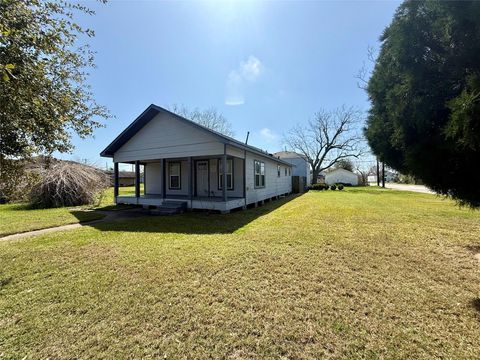 Tiny photo for 429 W 2nd Street, Freeport, TX 77541 (MLS # 85123308)