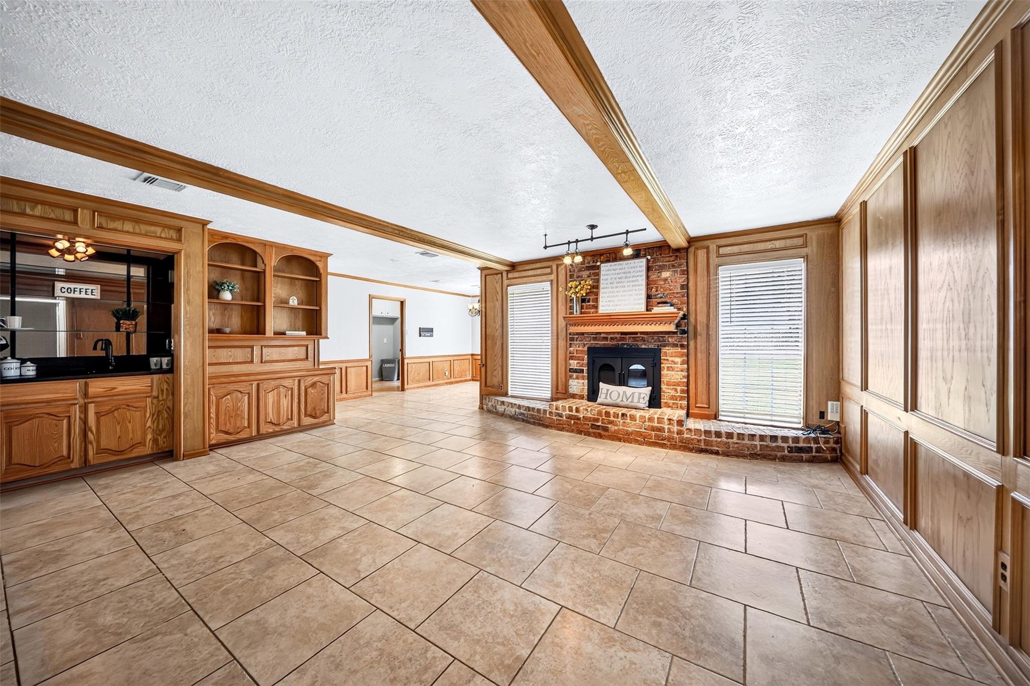 6507 Spring Leaf Drive