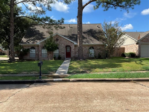 Photo of 11914 Mulholland Drive, Meadows Place, TX 77477 (MLS # 53267385)