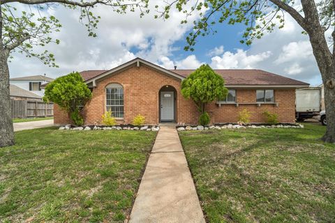 Photo of 1014 Grace Street, Deer Park, TX 77536 (MLS # 28247968)