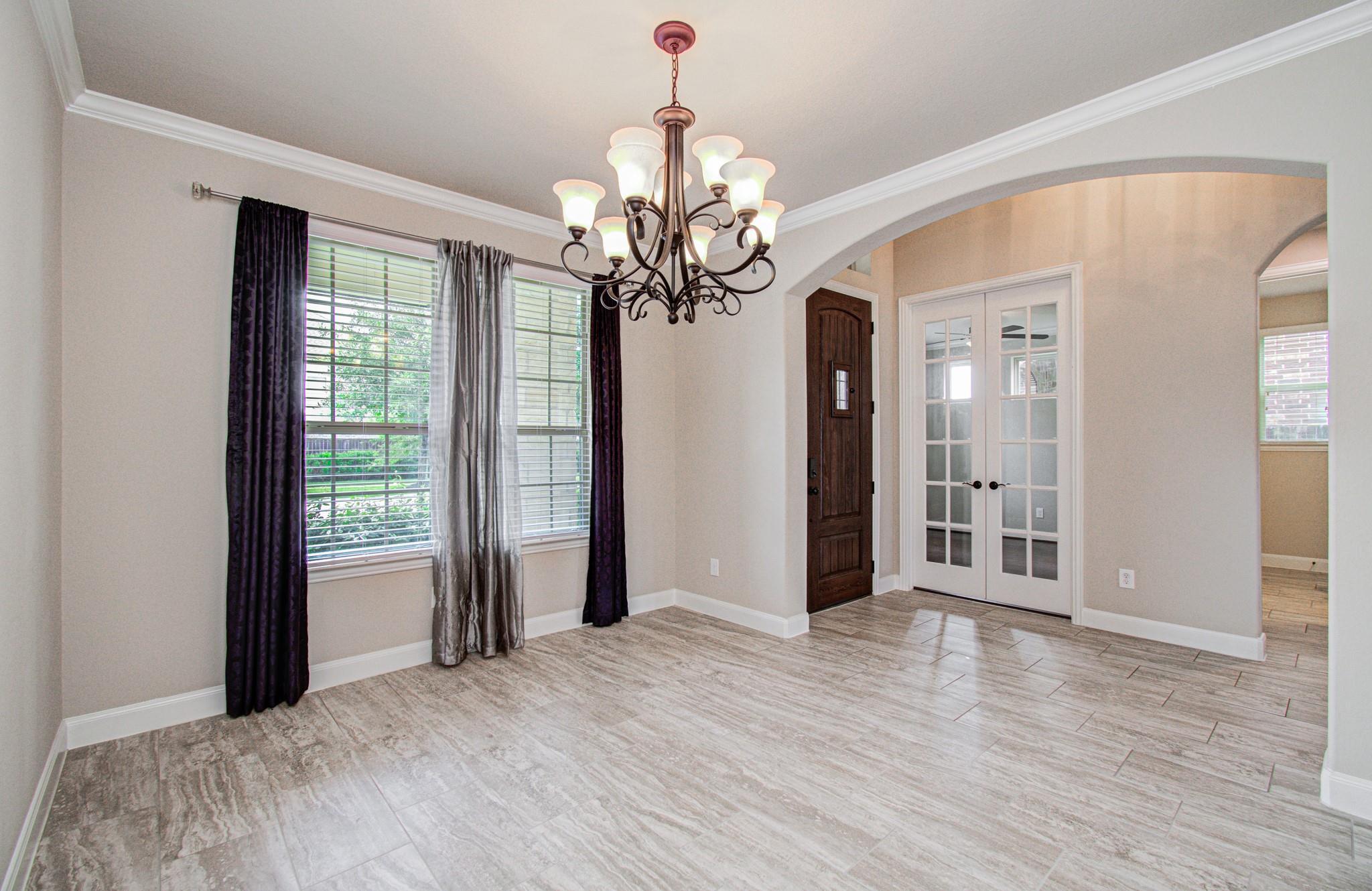 15427 Dundas Drive